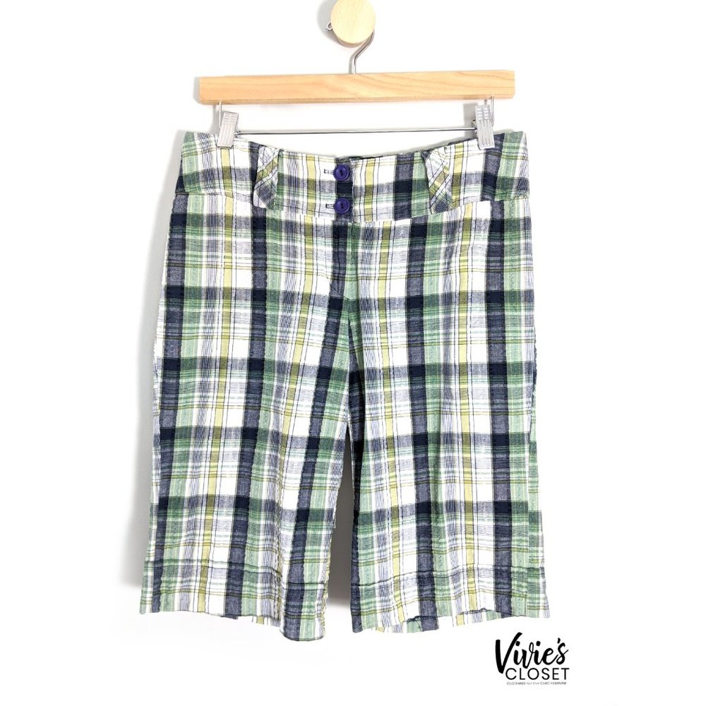 Charlotte Russe Bermuda Shorts Size Medium